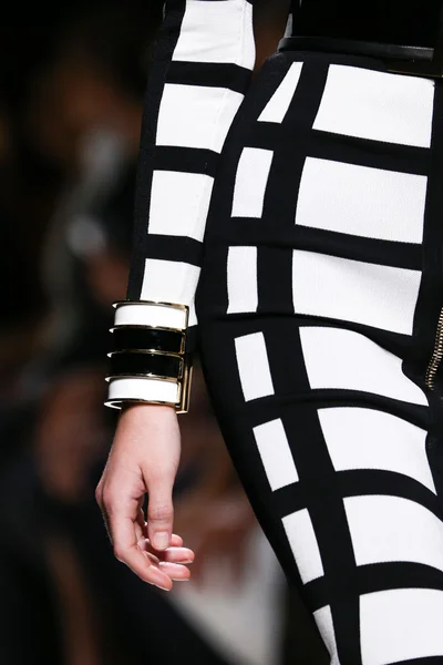 Look 30